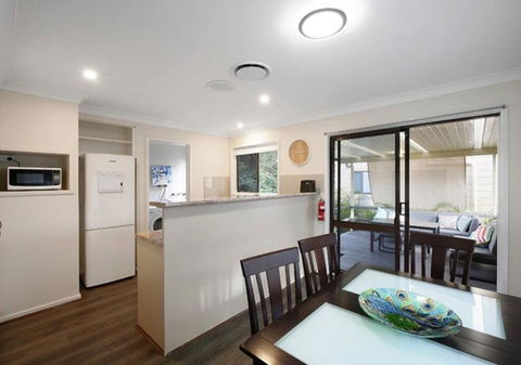 Convenient Location, Close To Tuggerah Lake - Accommodation Port Macquarie 1