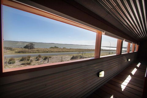 Coorong Aurora - Breathtaking Waterfront Escape - Accommodation Port Macquarie 0