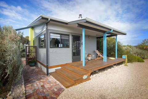 Coorong Cabins - Accommodation Port Macquarie 1