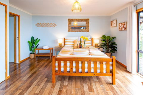 Coota Views Unit - Accommodation Port Macquarie 0