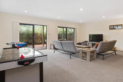 Cootamundra - Accommodation Port Macquarie 3