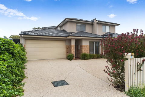 Cootamundra - Accommodation Port Macquarie 2
