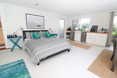 Corella Studio Apartment In Raffetys Resort - Accommodation Port Macquarie 2