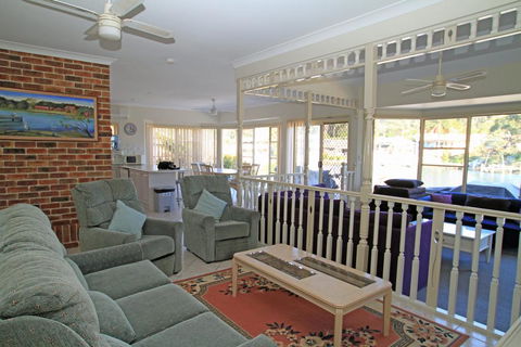 Cormorant Waterfront Home - Accommodation Port Macquarie 2