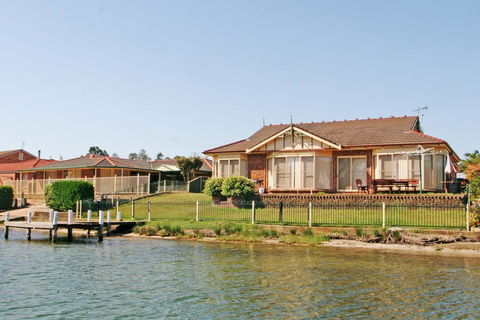 Cormorant Waterfront Home - Accommodation Port Macquarie 3