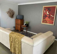 Cosy 1 Bedroom Unit With Views Of The City - Accommodation Port Macquarie