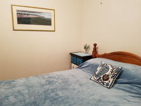 Cosy Quiet Bedroom Ferny Grove - Accommodation Port Macquarie 1
