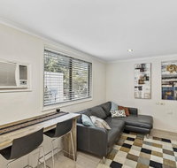 Cosy Studio Apartment Seconds From Manly Beach - Accommodation Port Macquarie