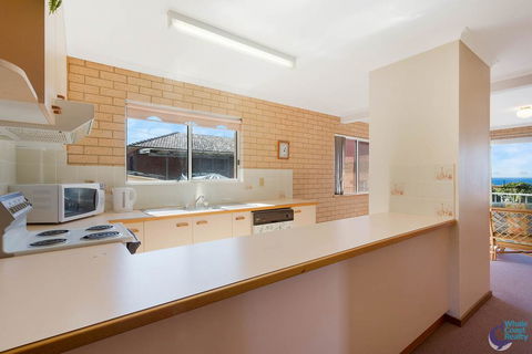 Countess Court Unit - Great Ocean Views - Accommodation Port Macquarie 1