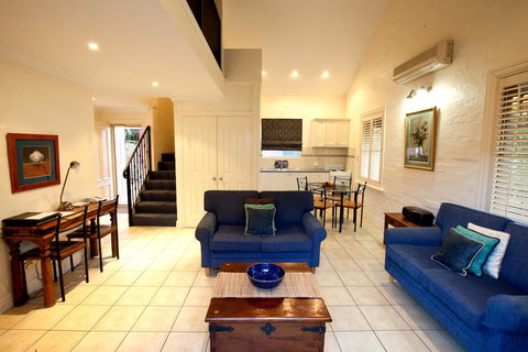 Country Apartments - Accommodation Port Macquarie 0