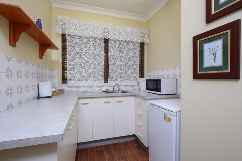 Country Lodge Motel - Accommodation Port Macquarie 2