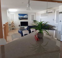 Cozzys Condo Luxury Beach House - Accommodation Port Macquarie