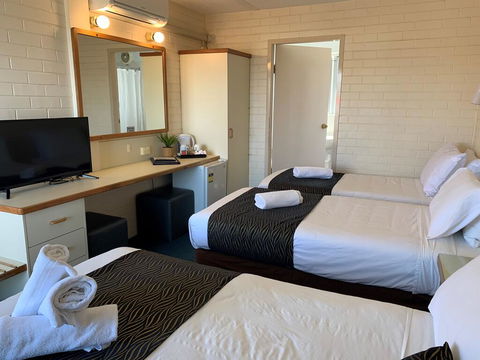 Crest Motor Inn - Accommodation Port Macquarie 3