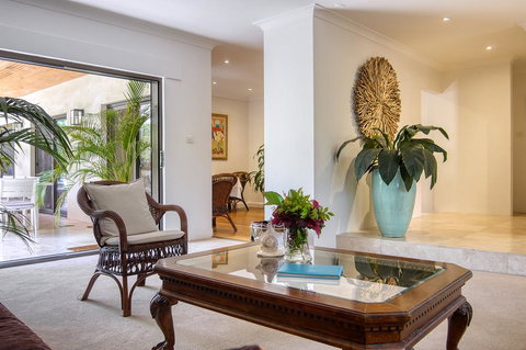 Cronulla Beach House B&B - Accommodation Port Macquarie 1