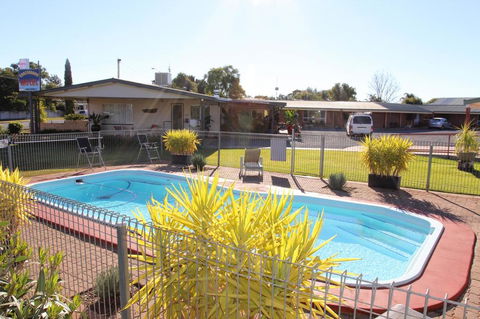Cross Roads Motel - Accommodation Port Macquarie 0