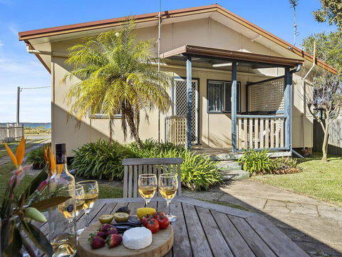 Crystal Blue - Views Across The Bay - Accommodation Port Macquarie 3