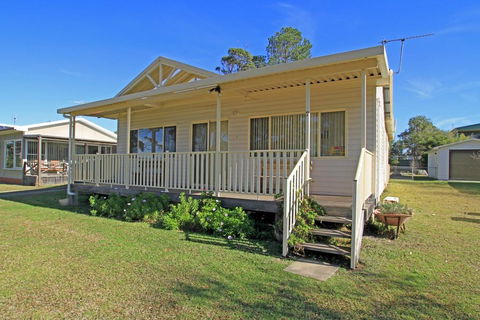 Cudmirrah Reef Cottage - Accommodation Port Macquarie 1