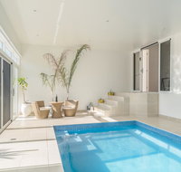 Currawong Close - Heated Pool Home Theatre WiFi 4 bdrm Pool Table - Accommodation Port Macquarie