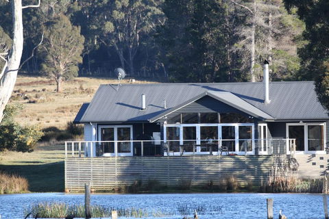 Currawong Lakes Tasmania - Accommodation Port Macquarie 0