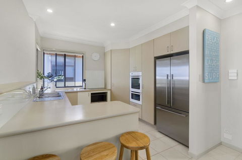 Currumbin Beachside Holiday Home - Accommodation Port Macquarie 3