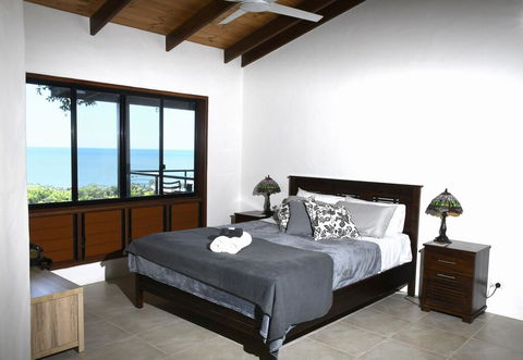 Daintree Oceanview Retreat - Holiday Home - Accommodation Port Macquarie 3