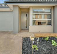 Daisy Villa - close to Mel Airport  Hume Highway -Comfort - Accommodation Port Macquarie