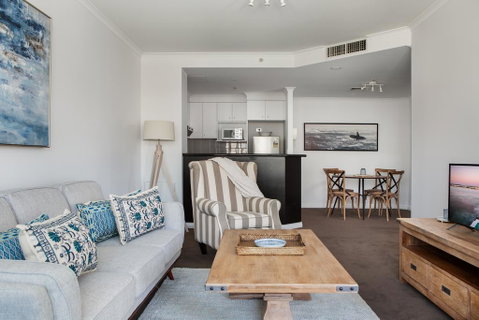 Darling Harbour Apartment With Parking, Views Pool - Accommodation Port Macquarie 1