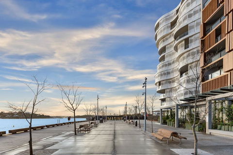 Darling Harbour Waterview Luxury Apartment - Accommodation Port Macquarie 3