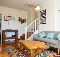 Delightful 3 Bedroom Apartment near Chapel Street in St Kilda - Accommodation Port Macquarie