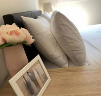 Delightful Bedroom in Bentleigh East - Accommodation Port Macquarie