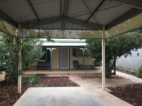 Desert Flower Cottages On Wolfram St - Accommodation Port Macquarie 2