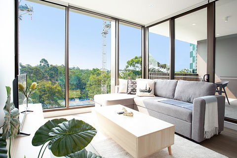 Designer Apartment With Balcony In Quiet Suburb - Accommodation Port Macquarie 0