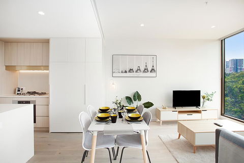 Designer Apartment With Balcony In Quiet Suburb - Accommodation Port Macquarie 2