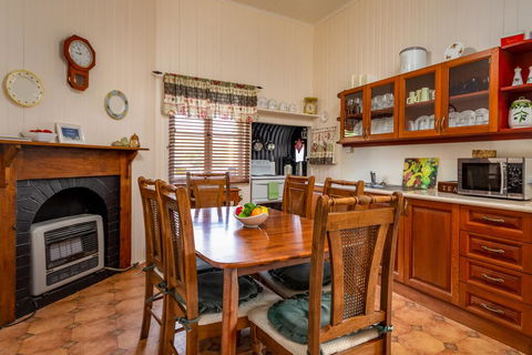 Dillons Cottage - Accommodation Port Macquarie 2