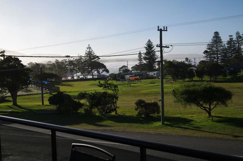 Dolphin Court 2, 1 Gowing Street - Accommodation Port Macquarie 2