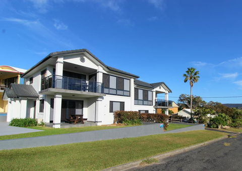 Dolphin Court 2, 1 Gowing Street - Accommodation Port Macquarie 1