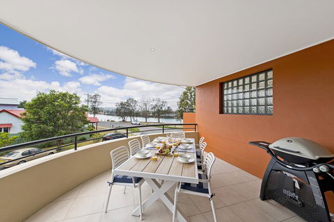 Dolphin Cove - Apt 5 - Accommodation Port Macquarie 0