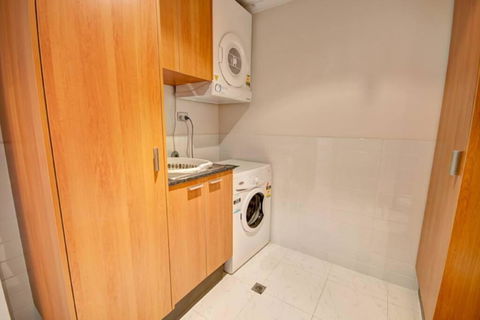Dolphin Quay Apartment-1 Bedroom - Accommodation Port Macquarie 3