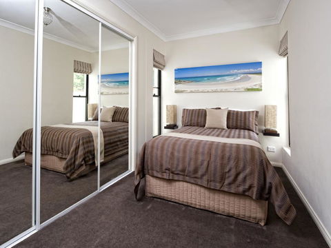 Dolphin Shores - Accommodation Port Macquarie 1