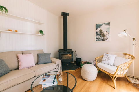 DOVESTONES BY THE SEA - INVERLOCH - Accommodation Port Macquarie 0
