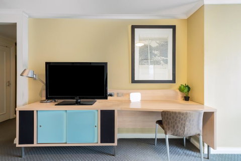DREAM HARBOUR VIEW 2 BRM // GYM, POOL And PARKING - Accommodation Port Macquarie 2