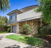 DRIFTWOOD VILLA - free wifi walk to beach - Accommodation Port Macquarie