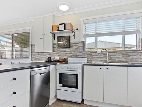 Dunkarein - 600m To Bosom Beach - Accommodation Port Macquarie 1