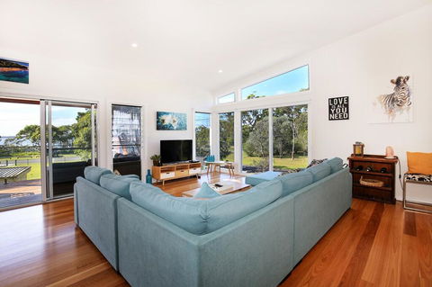 Eagleview - Pet Friendly - 4 Min Walk To Beach - Accommodation Port Macquarie 0