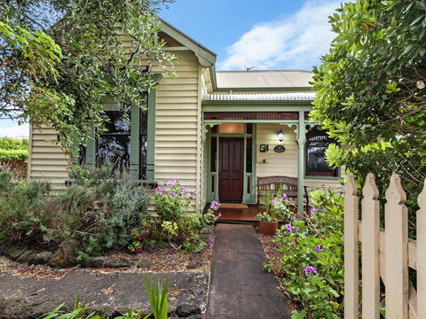 EAMONT ON SACKVILLE - Accommodation Port Macquarie 1