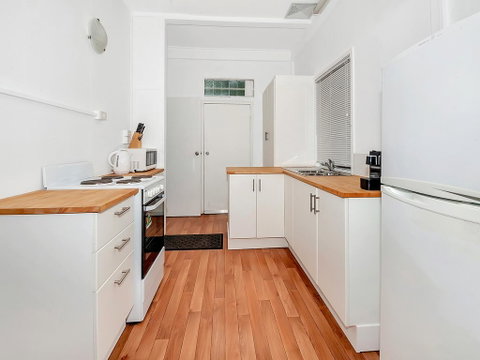 Easy Going Holiday Unit On McKenzie MK6 - Accommodation Port Macquarie 3