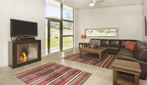 Ecocrackenback 9 - Sustainable Chalet Close To The Slopes - Accommodation Port Macquarie 1