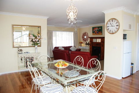 Edwards Rose - Accommodation Port Macquarie 3