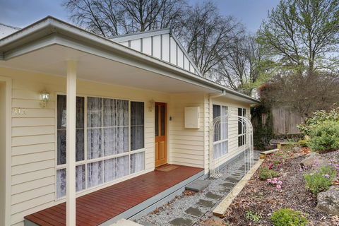 Edwards Rose - Accommodation Port Macquarie 1