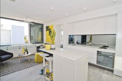 EIGHT TWO NINE TWO V: BONDI BEACH - Accommodation Port Macquarie 0